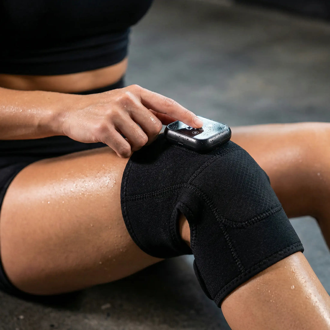 Cordless heated knee massager with vibration by Pulsax